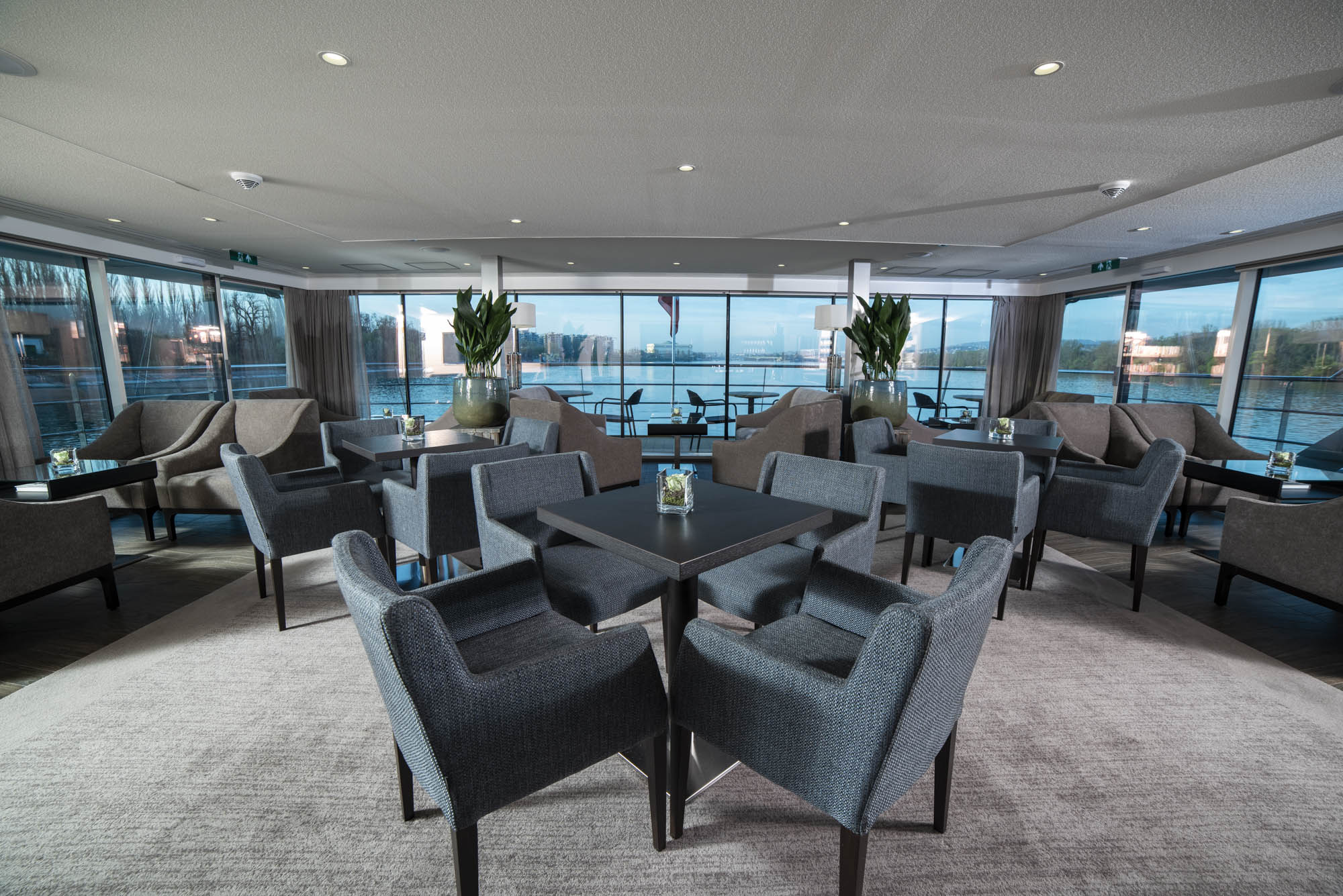 Avalon_club_lounge