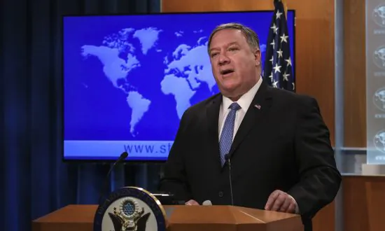 Russia Convinced Maduro Not to Leave Venezuela, Pompeo Says