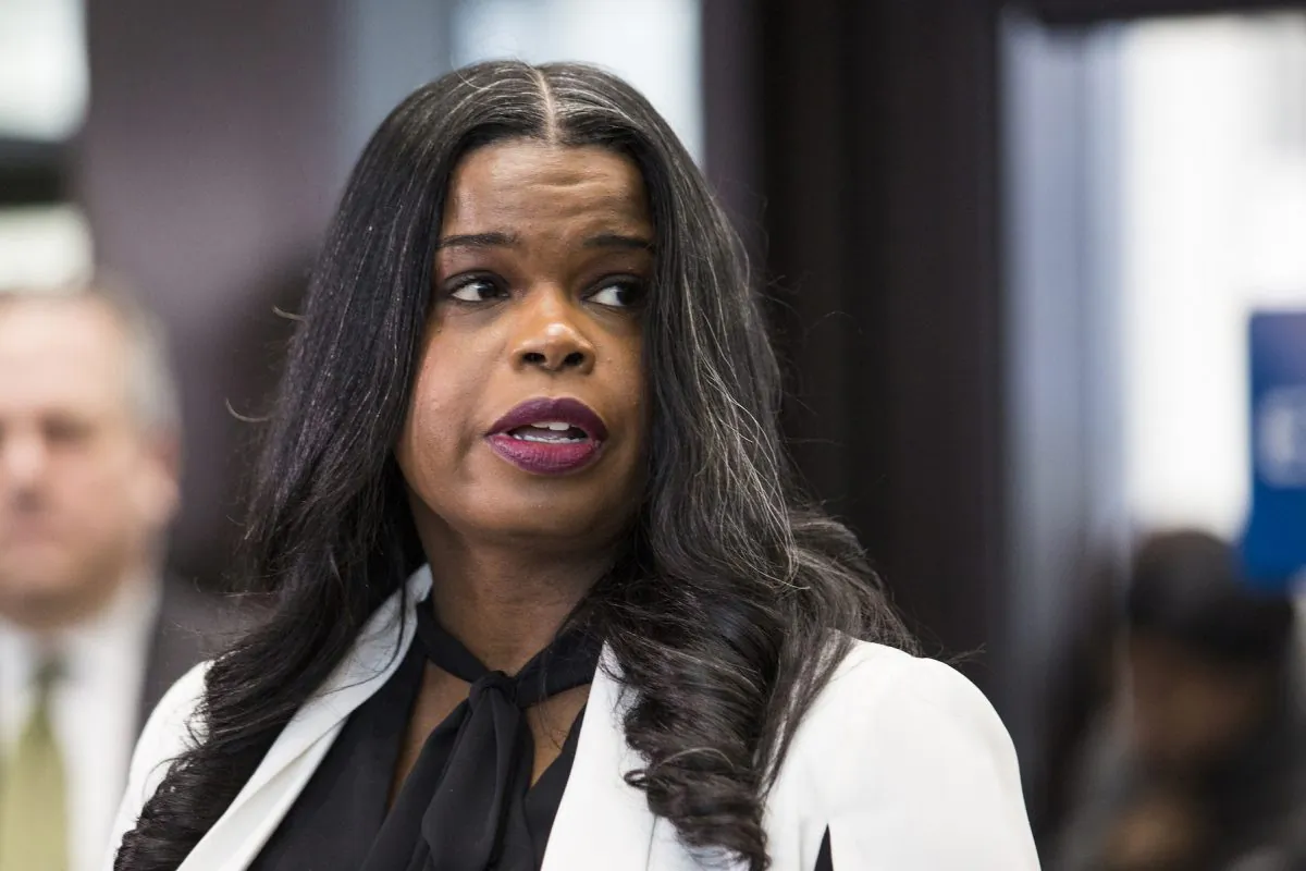 Cook County State's Attorney Kim Foxx speaks to reporters at the Leighton Criminal Courthouse in Chicago, Ill., on Feb. 23, 2019. (Ashlee Rezin/Chicago Sun-Times via AP)