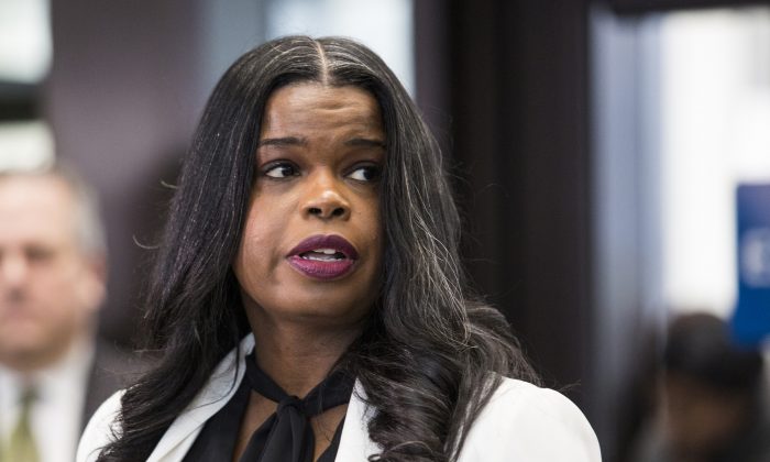 Cook County State's Attorney Kim Foxx speaks to reporters at the Leighton Criminal Courthouse in Chicago, Ill., on Feb. 23, 2019. (Ashlee Rezin/Chicago Sun-Times via AP)