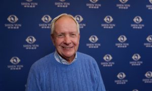 Shen Yun Unlike Anything Else, Says Former Banker