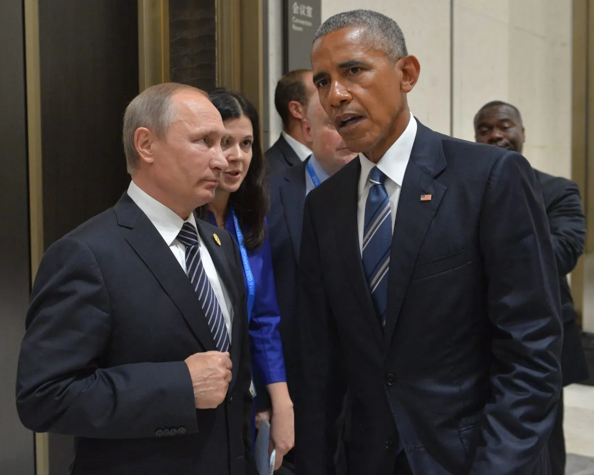 Russian President Vladimir Putin (L) meets with his US counterpart Barack Obama on the sidelines of the G20 Leaders Summit in Hangzhou on September 5, 2016. (Alexei Druzhinin/AFP/Getty Images)