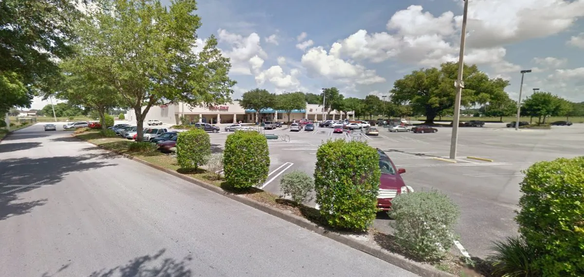 A Winn Dixie parking lot. (Google Maps)