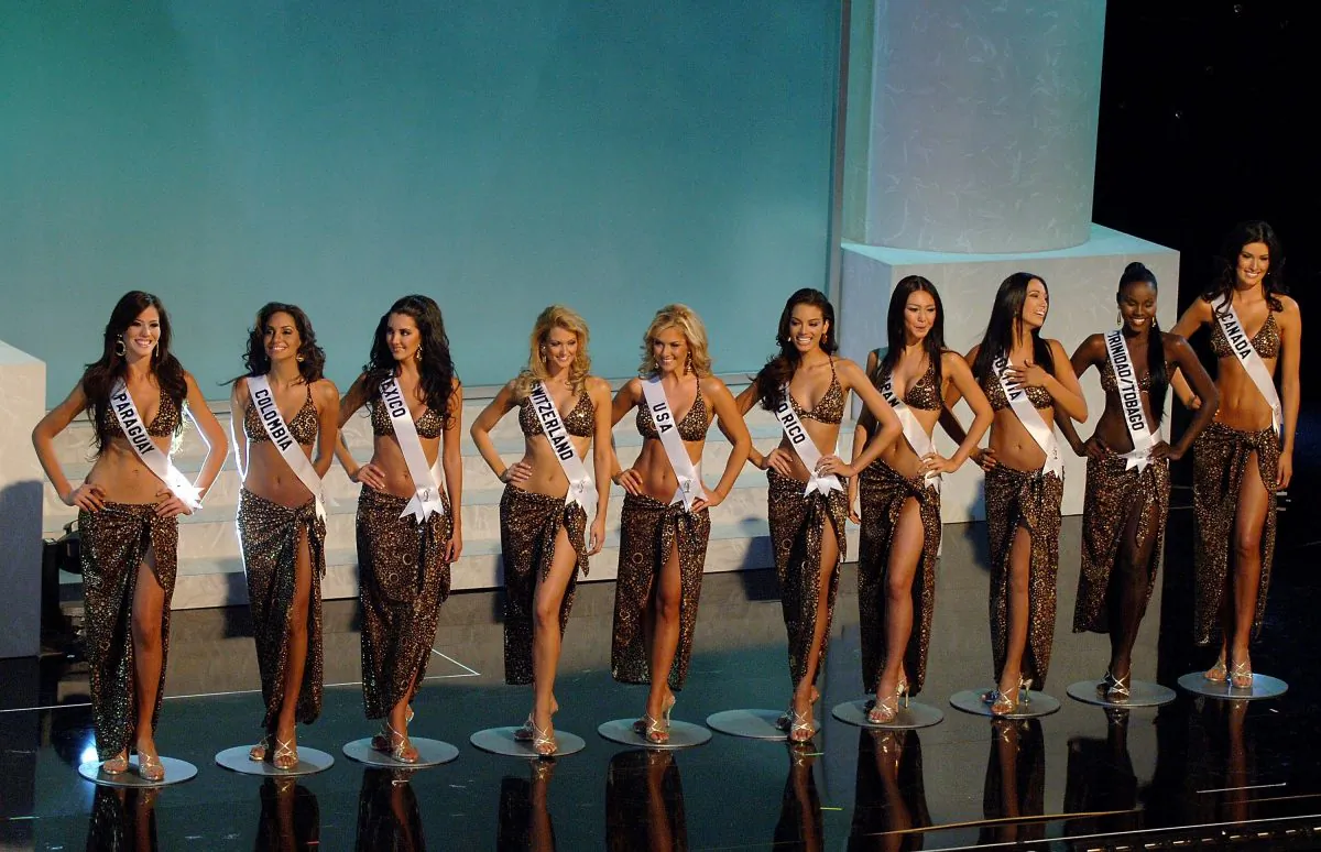 Top 10 finalists of Miss Universe 2006 in Los Angeles on July 23, 2006. (Stephen Shugerman/Getty Images)