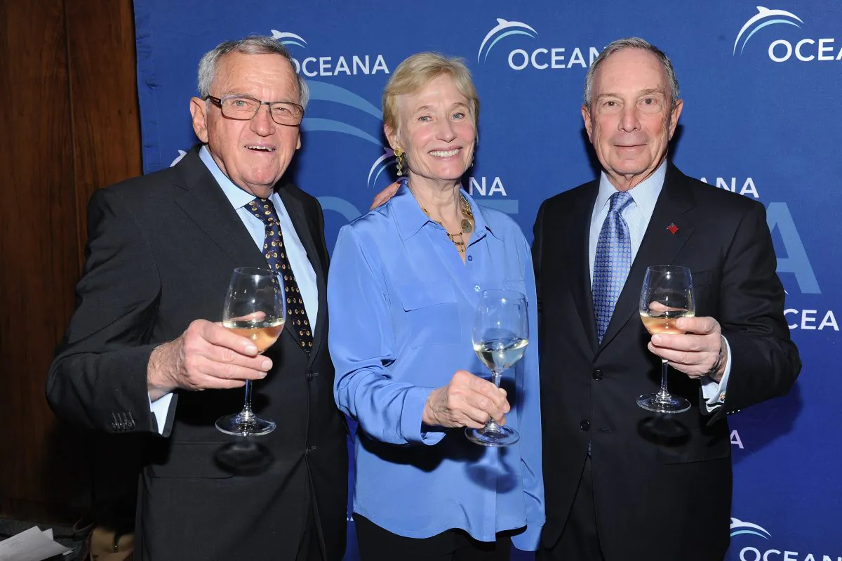 (L–R) Hansjorg Wyss, Roz Zander, and Michael Bloomberg attend Oceana's 2015 New York City benefit at Four Seasons Restaurant New York City on April 1, 2015. (Craig Barritt/Getty Images for Oceana)