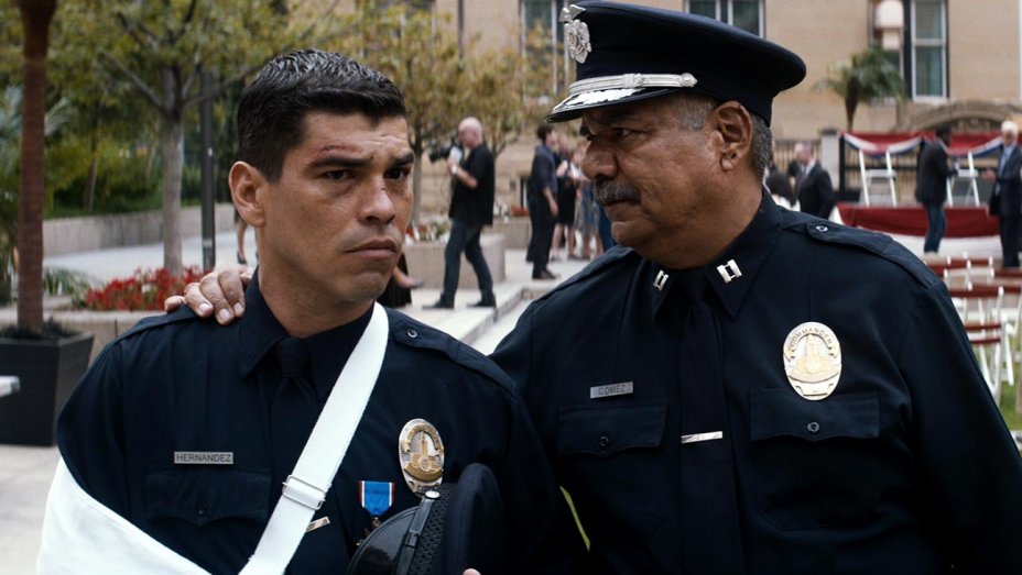 El chicano two cops