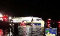 Boeing 737 Slides Off Runway Into Florida River, 21 Hurt