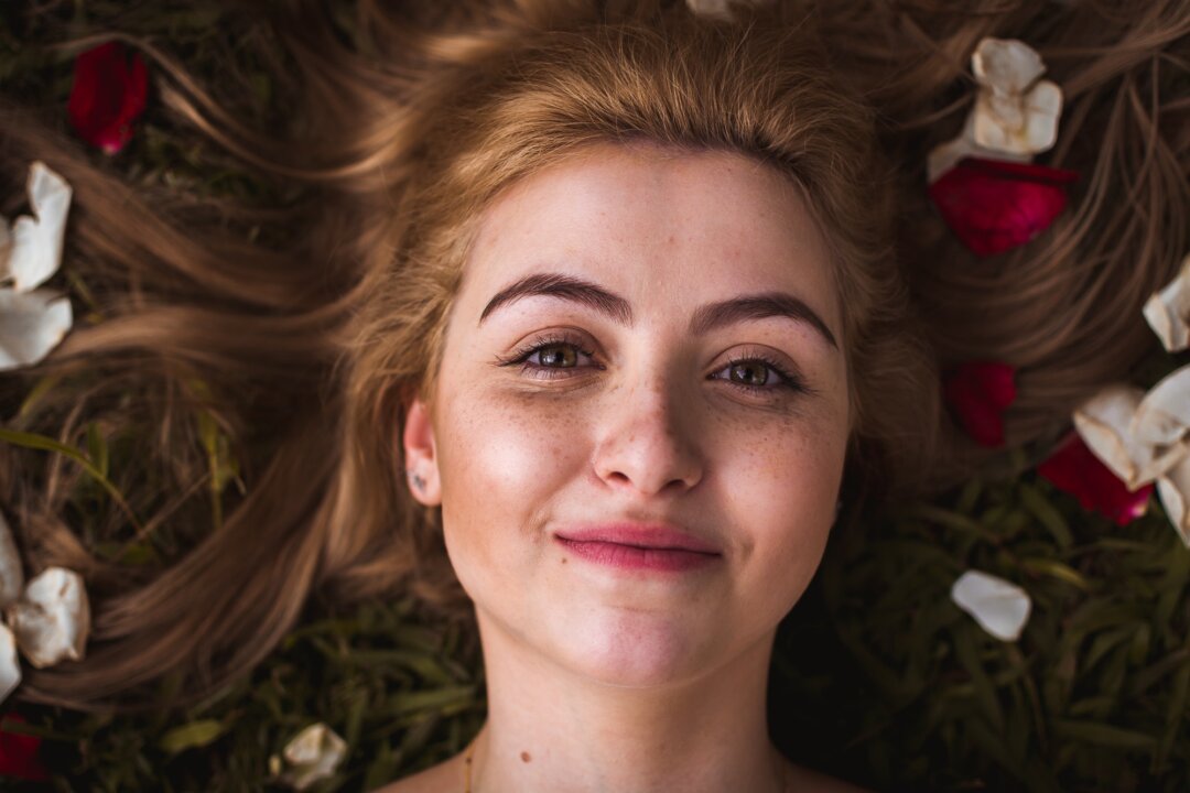 To enjoy the best complexion possible, feed your skin what it needs to replace the millions of cells it sheds every day. (Daniel Xavier/Pexels)