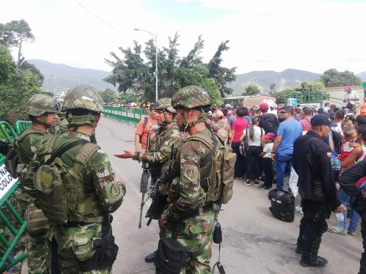 Colombian military forces arrive at the Simón Bolívar Bridge in Cucuta to restore order on May 3, 2019. (Luke Taylor for The Epoch Times)