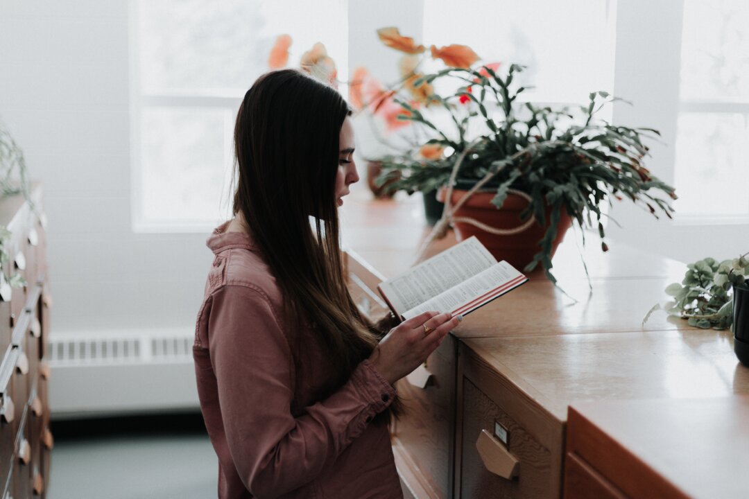 Seeking time alone can help a person know who they are and what they want. (Priscilla Du Preez/Unsplash)
