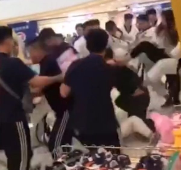 China mall fight