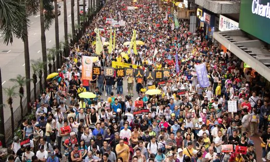 Hong Kong Pupils Petition Against Extradition Bill as Protests Build