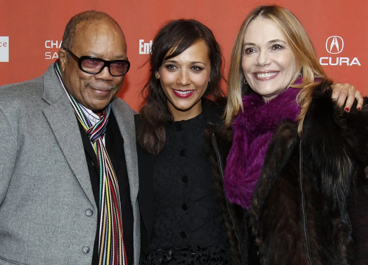 Actress Rashida Jones, (C), poses with her father, Quincy Jones, and mother Peggy Lipton at the premiere of "Celeste and Jesse Forever" at the 2012 Sundance Film Festival in Park City, Utah on Jan. 20, 2012. (Danny Moloshok/AP Photo)