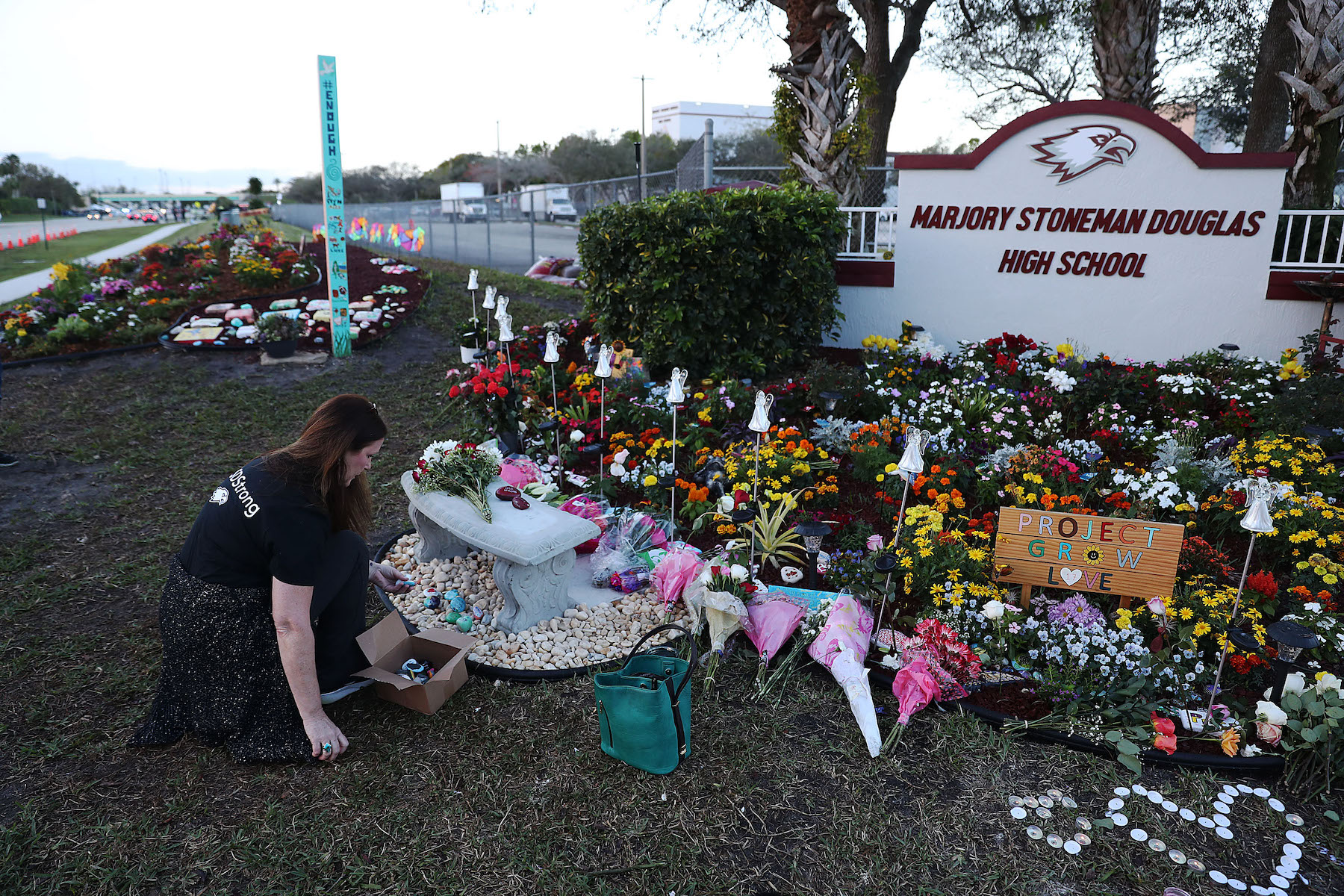 parkland shooting memorial
