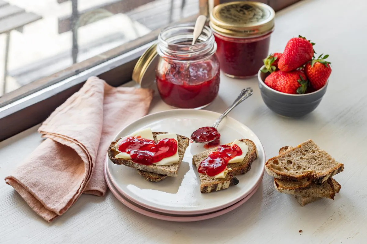 Strawberry jam welcomes the beginning of the good season. (Giulia Scarpaleggia)