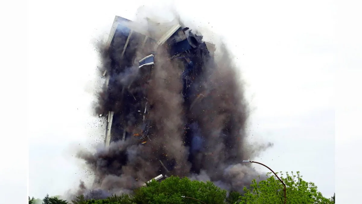 Martin Tower, former world headquarters of Bethlehem Steel, implodes in Bethlehem, Pa., on May 19, 2019. (Jacqueline Larma/Photo via AP)