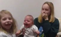 Video: Baby Girl Can’t Hide Happiness at Hearing Her Sister’s Voice for the Very First Time
