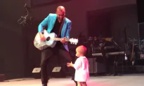 Video: Dancing Baby Steals His Father’s Show