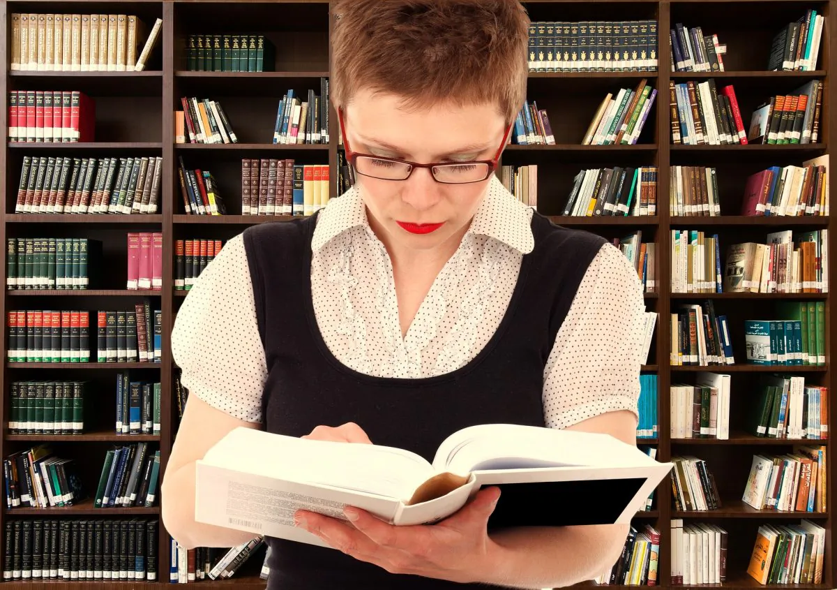 Self help books might improve your well being but pursuing happiness too much can end up causing you stress and unhappiness. (Gerd Altmann/Pixabay)