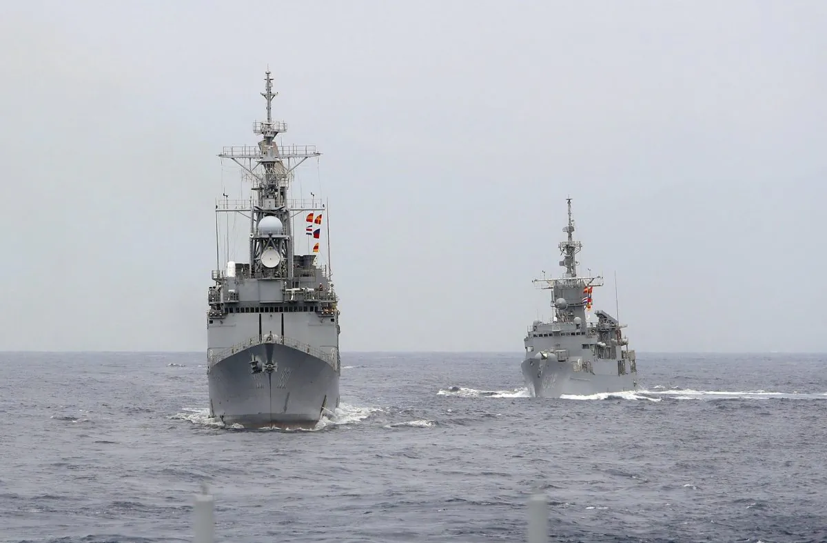 A KIDD-class destroyer, left, and a Knox-class frigate are seen during a navy exercise off Hualien County, east of Taiwan, on May 22, 2019. (Chiang Ying-ying/AP)