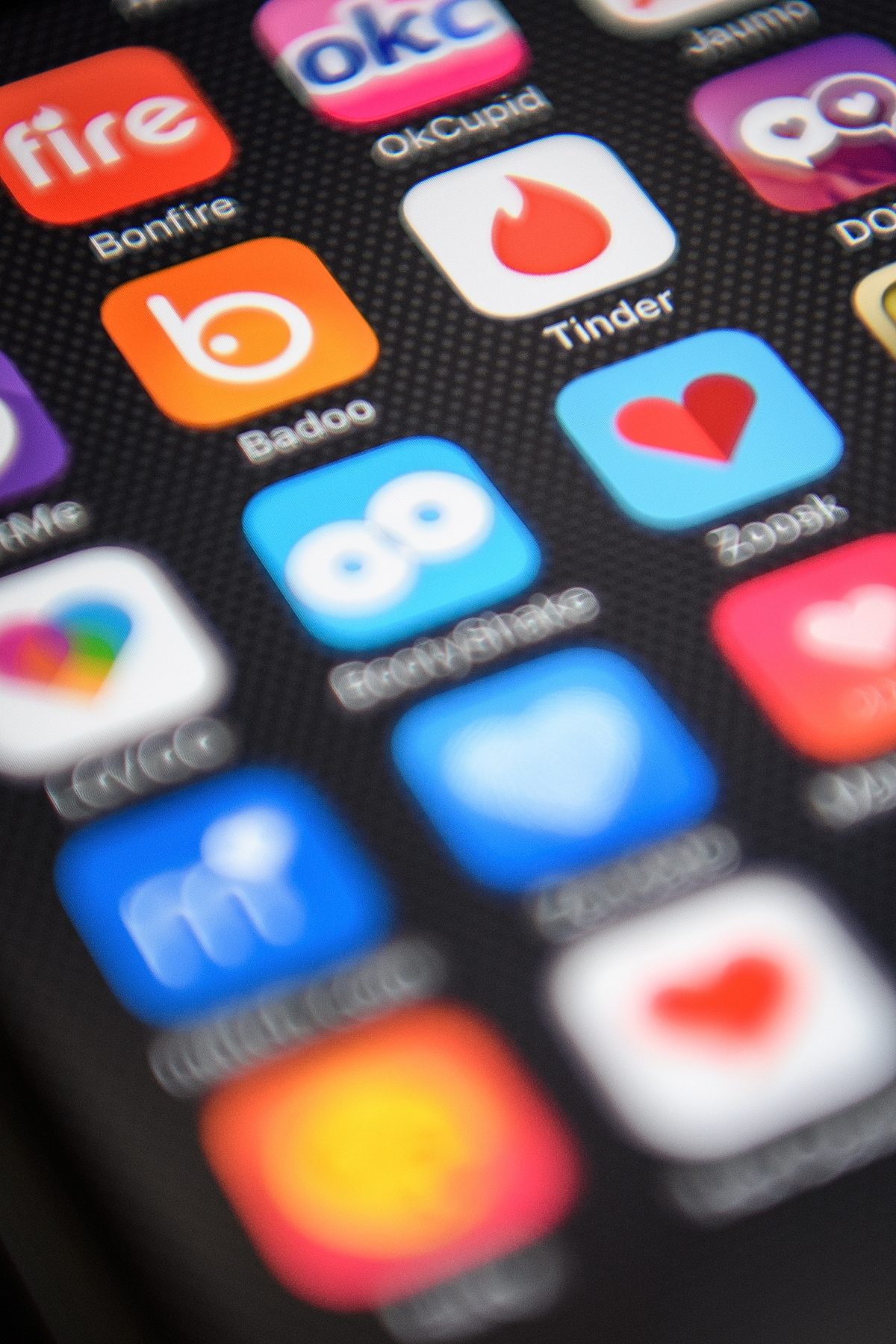 NextImg:Directive for Aussie Dating Apps Over Safety Concerns