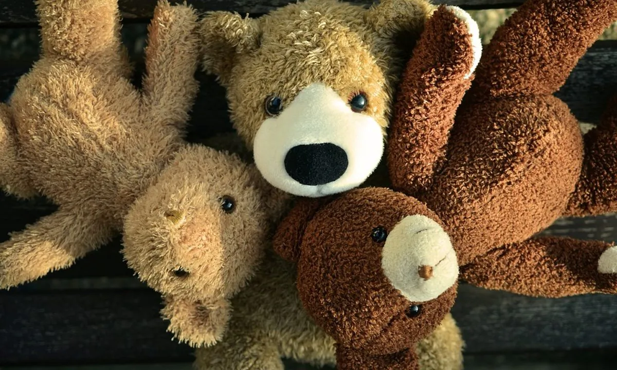 Stock image of Teddy bears. (Conger Design/Pixabay)