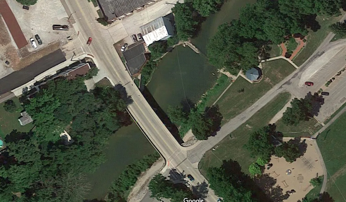 Deer Creek passes under a bridge at Riley Park in Delphi. (Screenshot/Googlemaps)