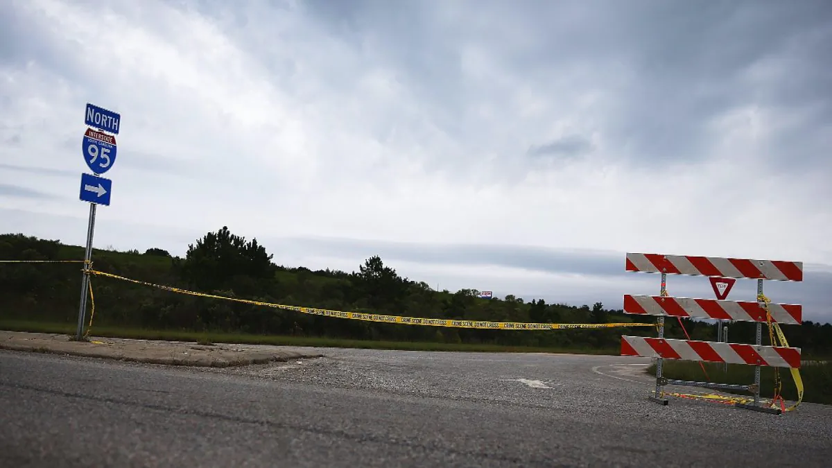 A road block closure of I-95. (Joe Raedle/Getty Images)