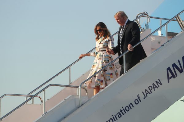 Trump-and-Melania-arrive-in-Japan