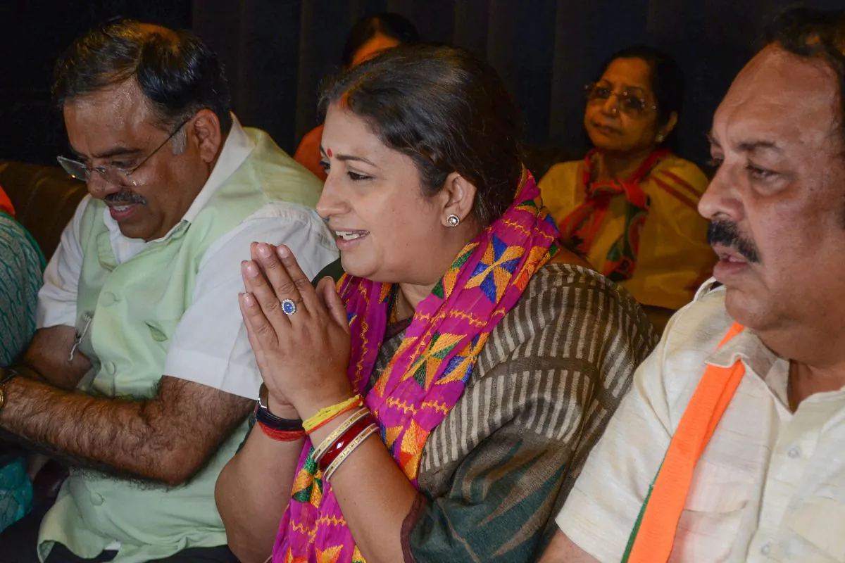 Union Minister Smriti Irani (C) gestures during an event in Amritsar on May 15, 2019. (NARINDER NANU/AFP/Getty Images)