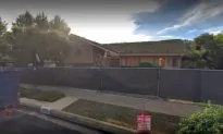‘Brady Bunch’ Cast Reunites After Iconic House Is Renovated