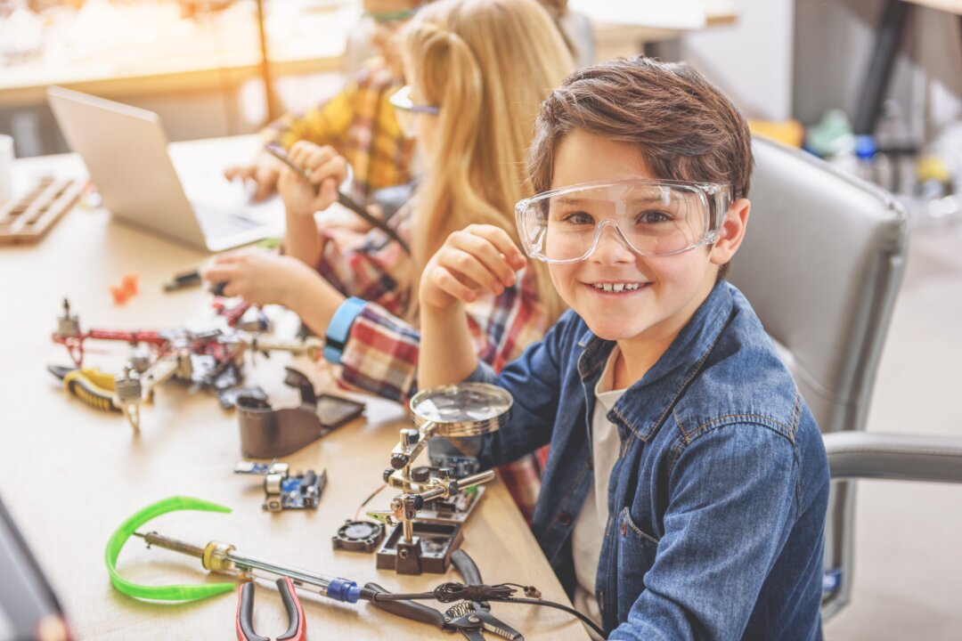 Adolescents with greater purpose experience greater well-being and hope.(Olena Yakobchuk/Shutterstock)