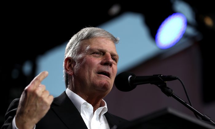 Rev. Franklin Graham speaks during Franklin Graham's "Decision America" California tour at the Stanislaus County Fairgrounds in Turlock, California on May 29, 2018. (Justin Sullivan/Getty Images)