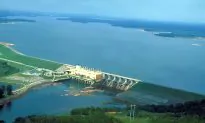 Georgia Son Drowns While Trying to Save His Confused Father Who Stepped Off Their Boat