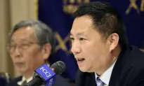 Veteran China Dissident Urges Linking of Human Rights, Trade