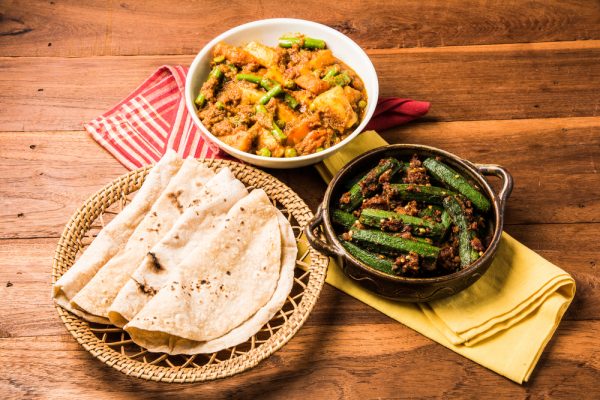 roti with side dishes