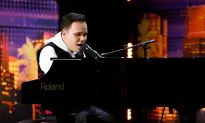 ‘America’s Got Talent’ Singer Kodi Lee Gets Season’s First Golden Buzzer