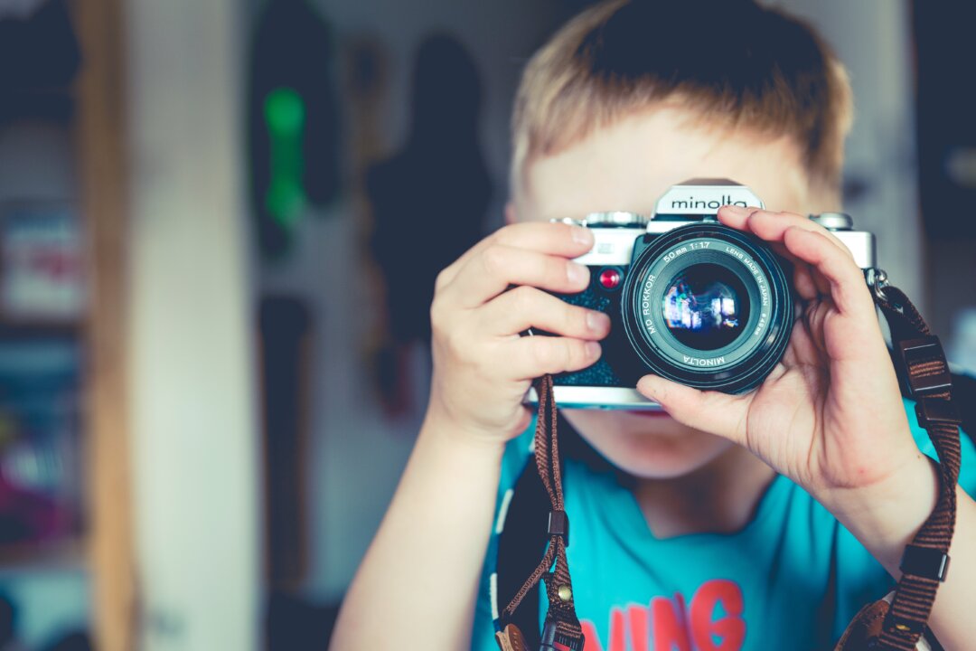 Many people practice a new skill in a shallow way, progressing slowly on the difficult elements, but children taught deep practice were better able to make diligent progress, researchers found.
(Markus Spiske/Unsplash)