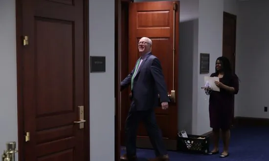 Capitol Hill’s Oddest Couple Unites to Ban Lobbying by Former Members