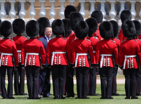 trump-inspects-honor-guard