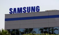 Samsung Electronics to Cut China Phone Output as Market Share Sinks