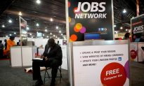 US Weekly Jobless Claims Unchanged, Point to Labor Market Strength