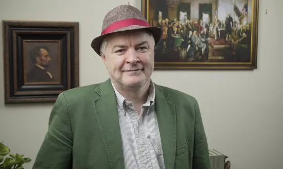 ‘FBI Lovebirds’ Producer on His Hilarious Play Using Strzok and Page’s Text Messages—Phelim McAleer