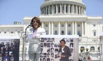 Nancy Pelosi Urges US to Link Human Rights to Trade Talks with China