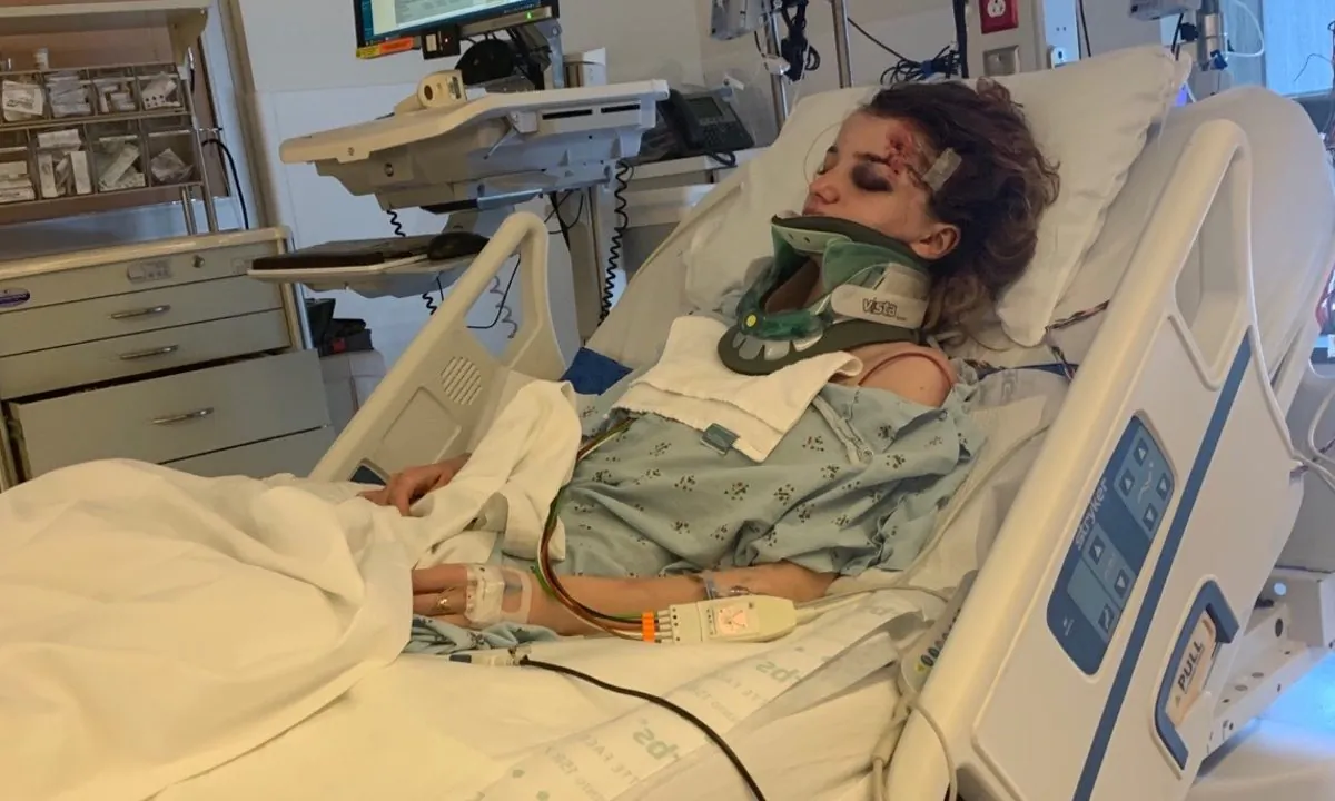 18-year-old Karmen Curley in intensive care. (Sian Curley/GoFundMe)