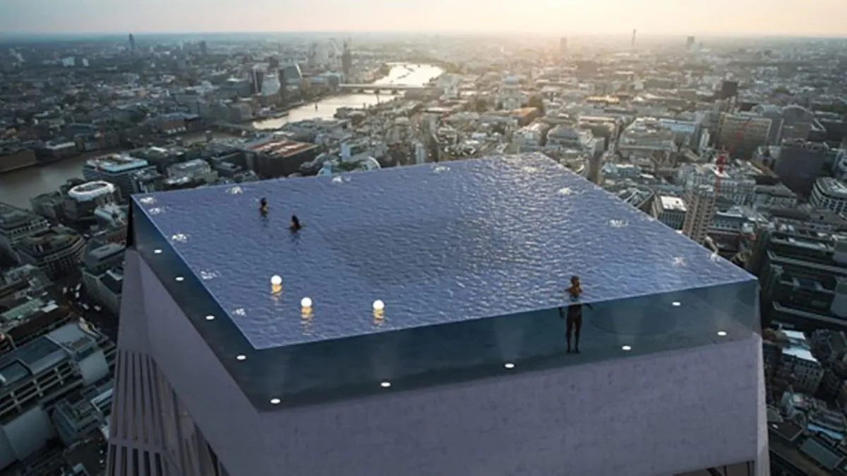 Compass Pools' rooftop infinity pool, with 360-degree views of the London skyline. (CNN)