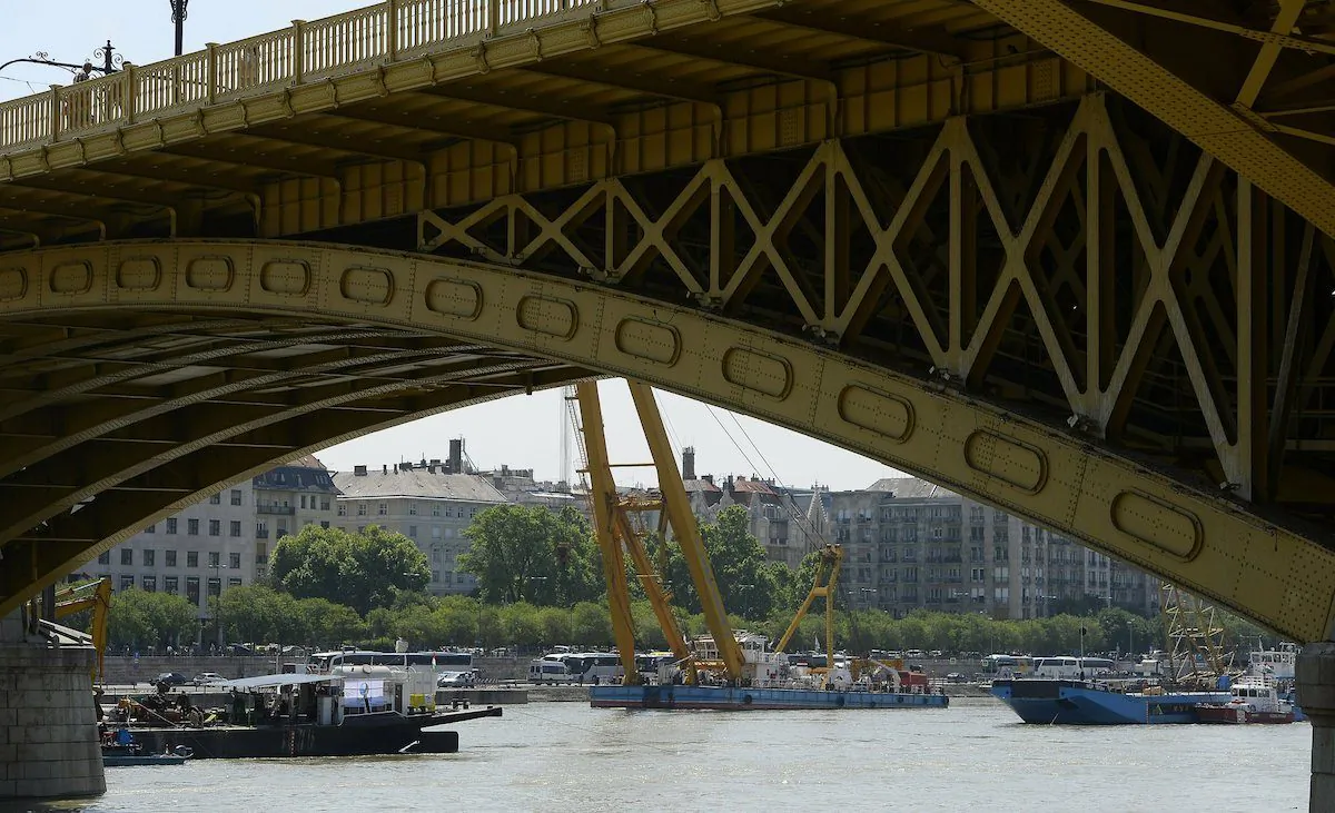 Recovery operations continue at Margaret Bridge, the scene of the deadly boat accident in Budapest, Hungary, on June 8, 2019. (Lajos Soos/MTI via AP)