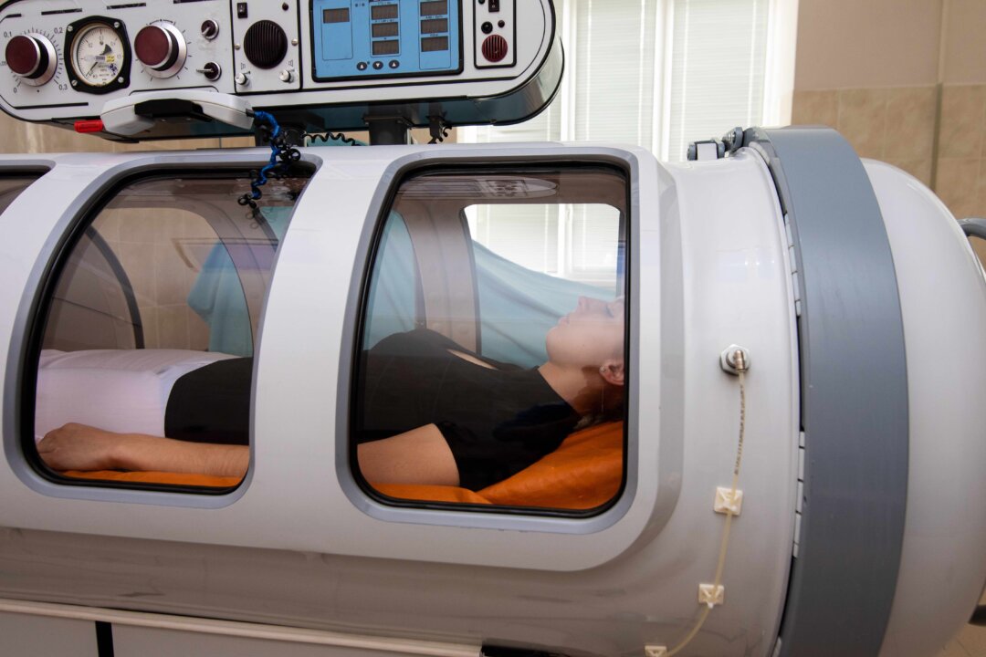 Research supports hyperbaric oxygen therapy as a treatment for mild brain injuries and Alzheimers disease, but it remains controversial as a treatment for autism.(Nakleyka/Shuttertock)