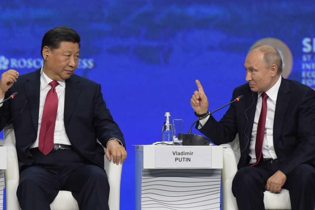 Chinese Communist Party Sends Mixed Signals on Russia Sanctions