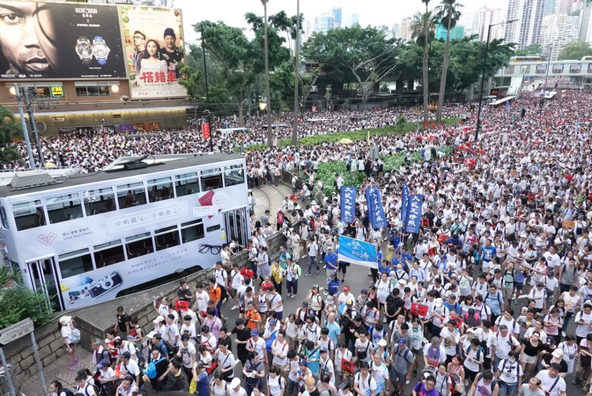 More than one million people take to the streets in protest against the proposed extradition law in Hong Kong on June 9, 2019. (Yu Gang/The Epoch Times)